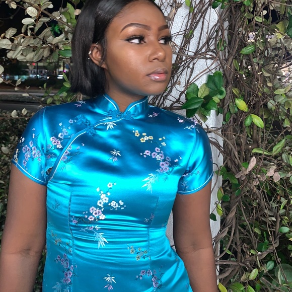 Qipao - Picture 2 of 4